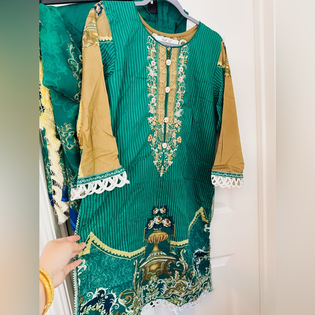 Green And Gold Embroidered Kurta Set 3 Pc
